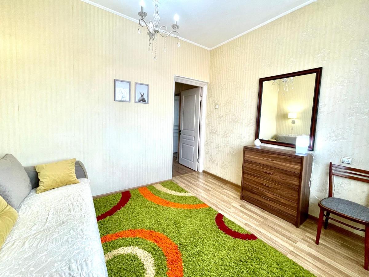 Cozy Three-Room Apartment With Mountain View Almaty Exterior foto